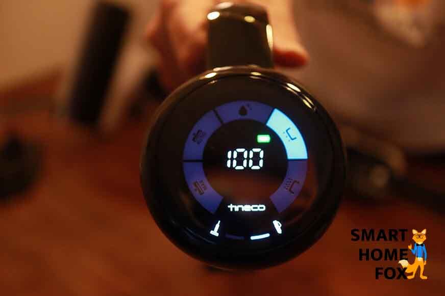 Man sieht das Display des Tineco Floor One S5 Combo.